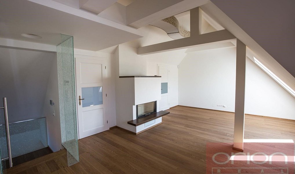 Pronájem domu 250 m² s pozemkem 351 m², Praha – náhled fotky 9