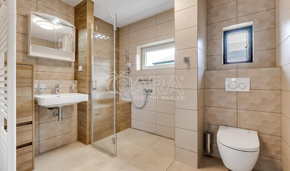 Prodej domu 307 m² s pozemkem 619 m², Mrač – náhled fotky 12