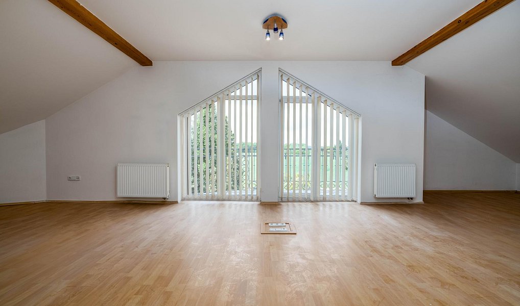Prodej domu 244 m² s pozemkem 1 000 m², Zvole – náhled fotky 6