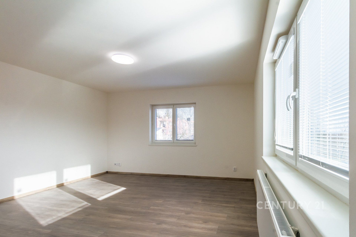 Pronájem bytu 2+kk 47 m² – fotografie 4
