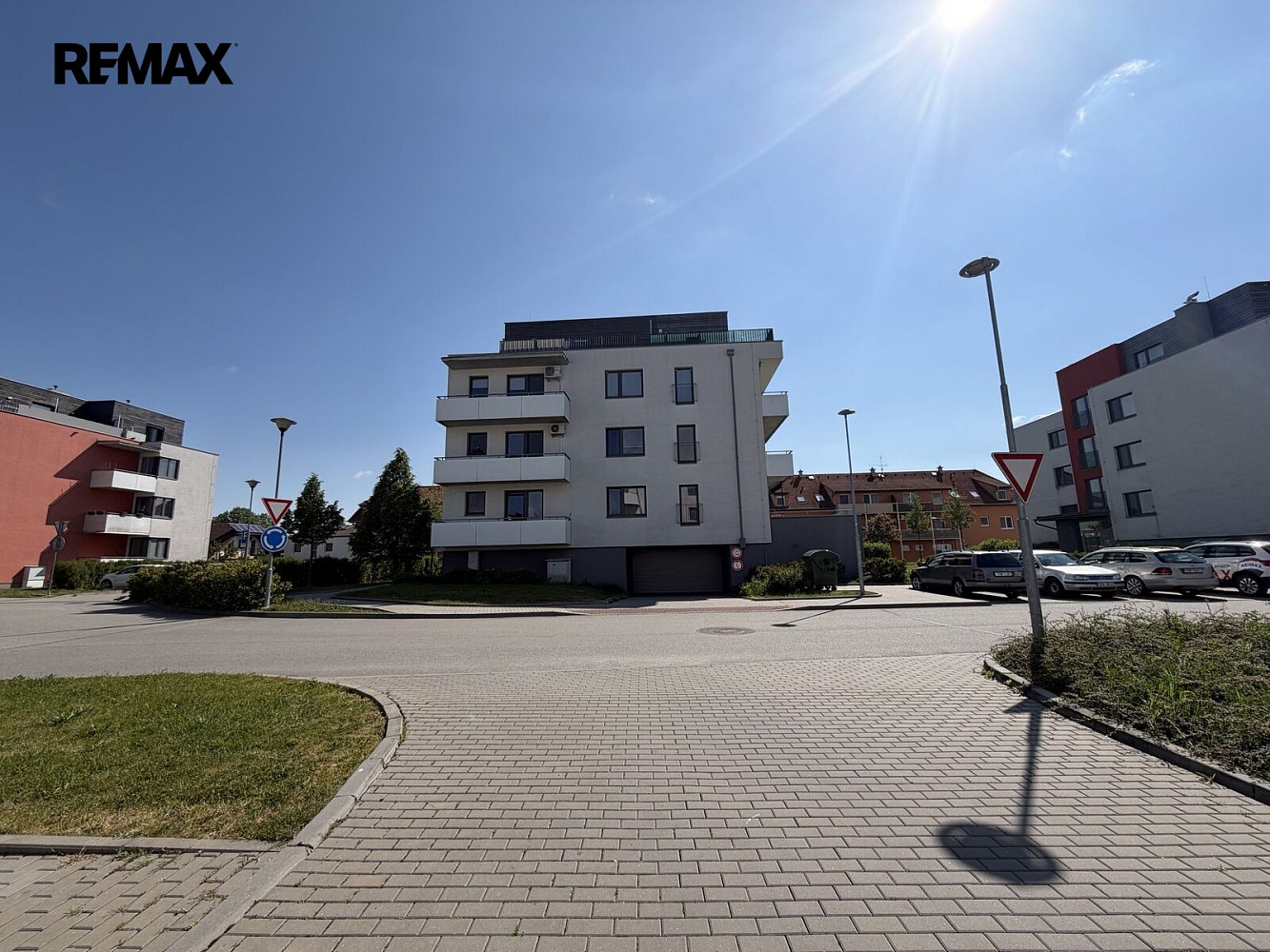 Prodej garážového stání na sídlišti Zelnice ve Slavkově u Brna. – fotografie 4