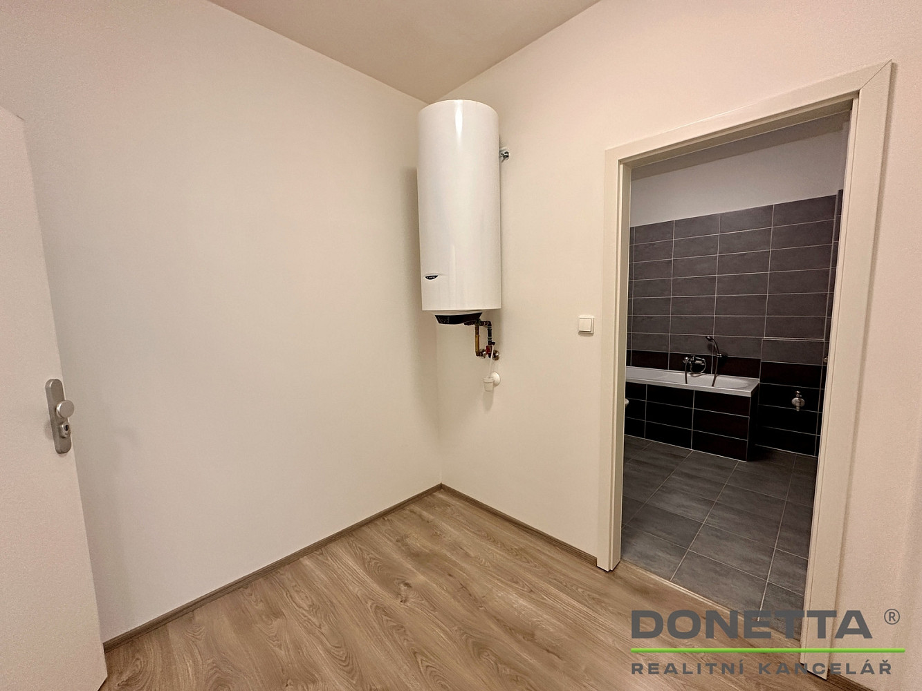 Pronájem bytu 1+kk 34 m² – pohled 5