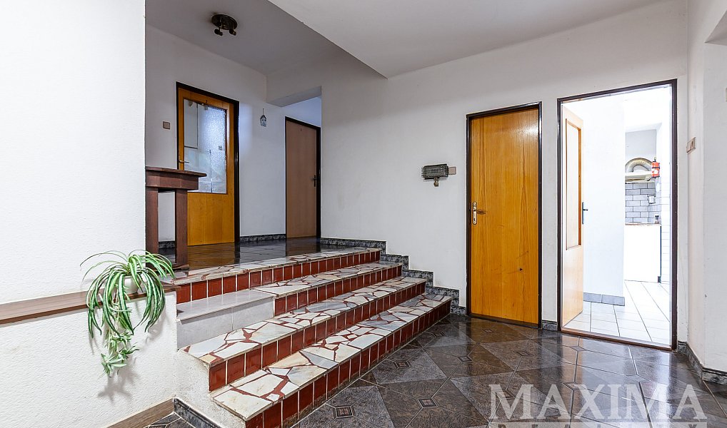 Prodej domu 270 m² s pozemkem 868 m², Modletice – náhled fotky 8