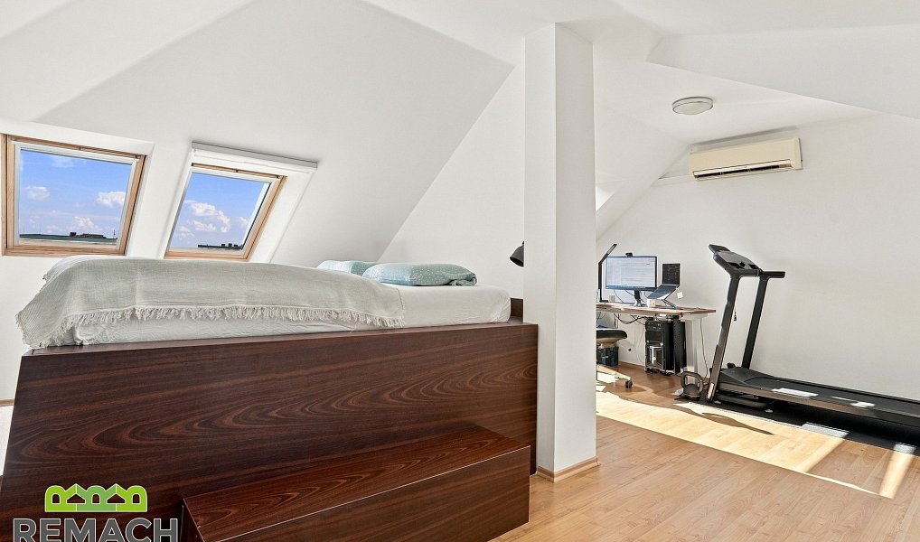 Prodej bytu 4+kk 112 m², Staré Město – náhled fotky 18
