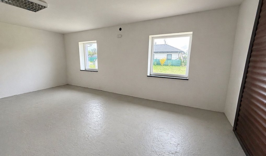 Prodej domu 200 m² s pozemkem 1 203 m², Kly – náhled fotky 33