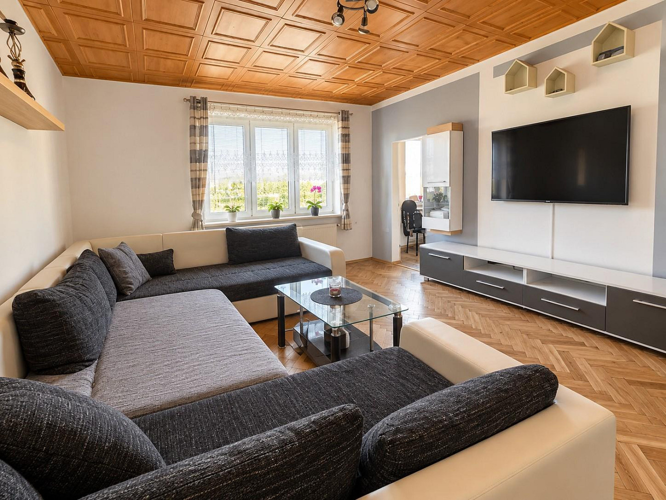 Pronájem bytu 2+kk 59 m² – fotografie 2