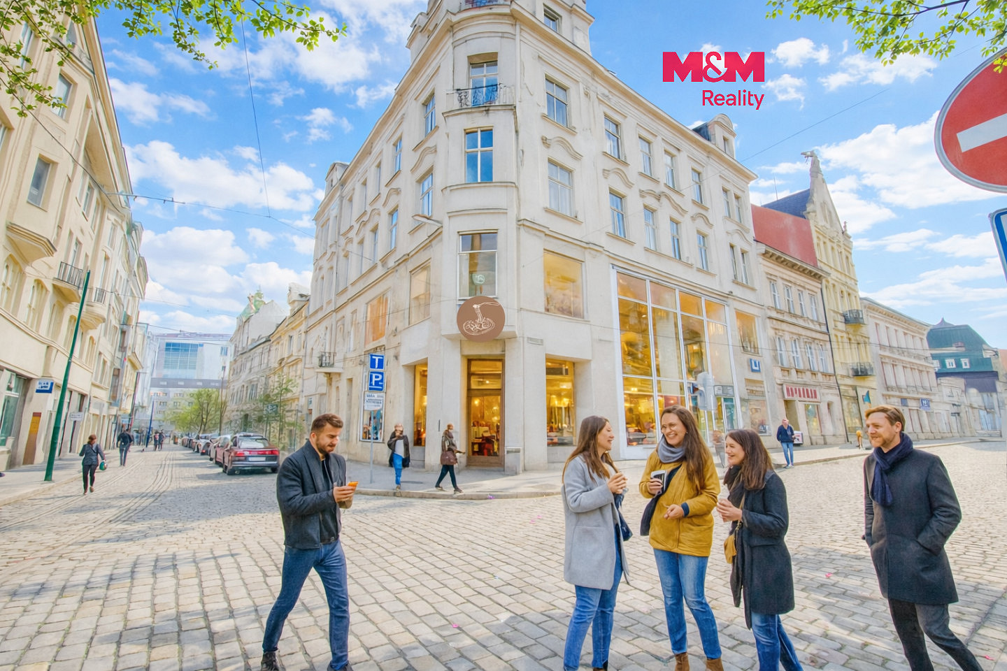Pronájem obchodních prostor 598 m²