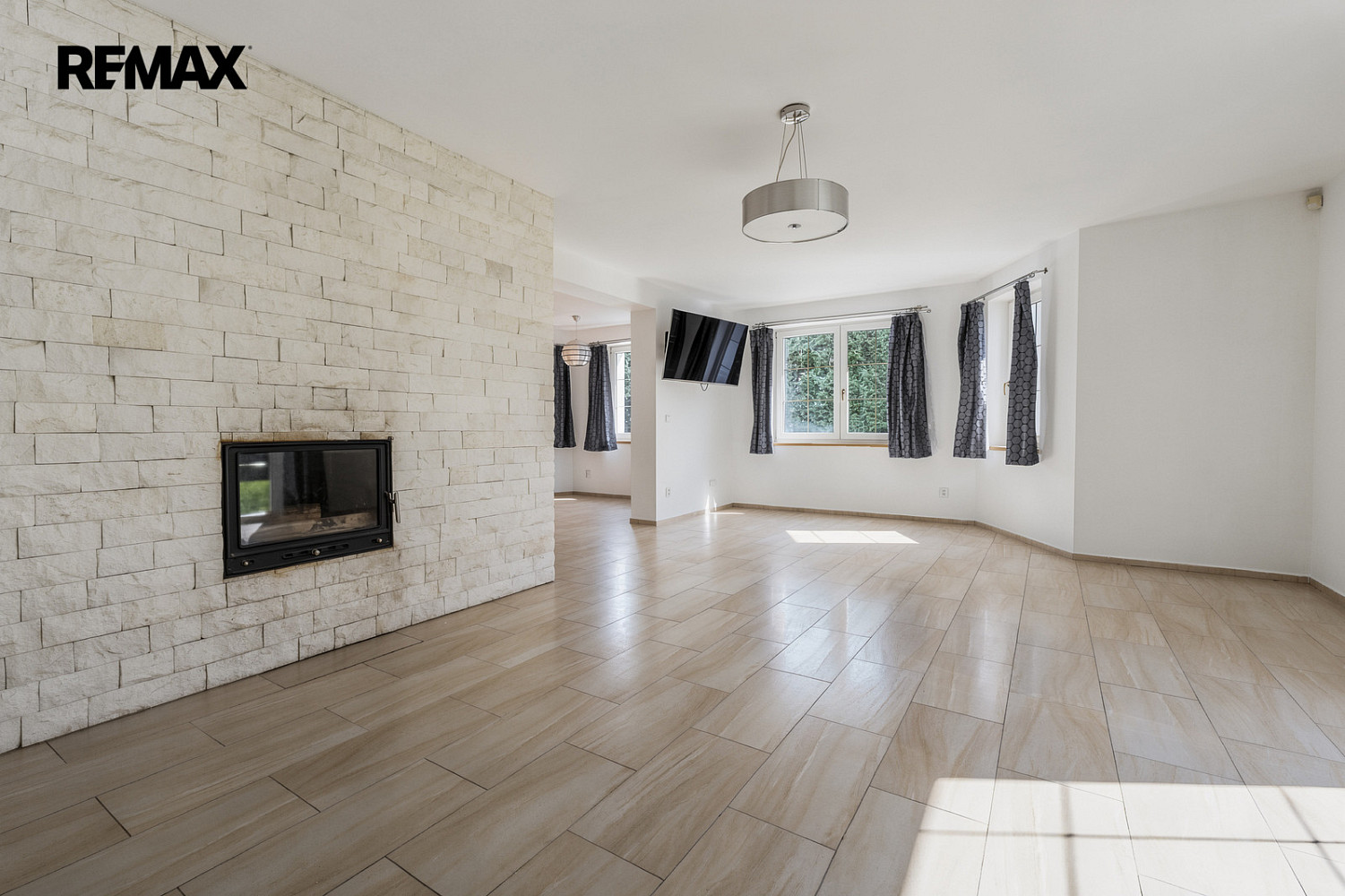 Prodej domu 196 m² s pozemkem 480 m² — photo 2