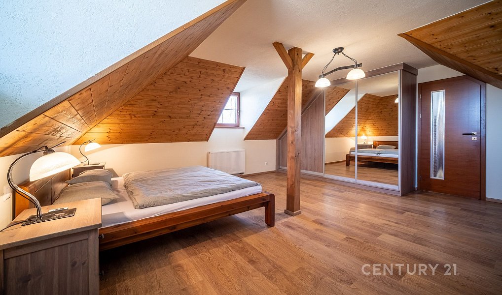Prodej domu 220 m² s pozemkem 242 m², Vrábče – náhled fotky 19