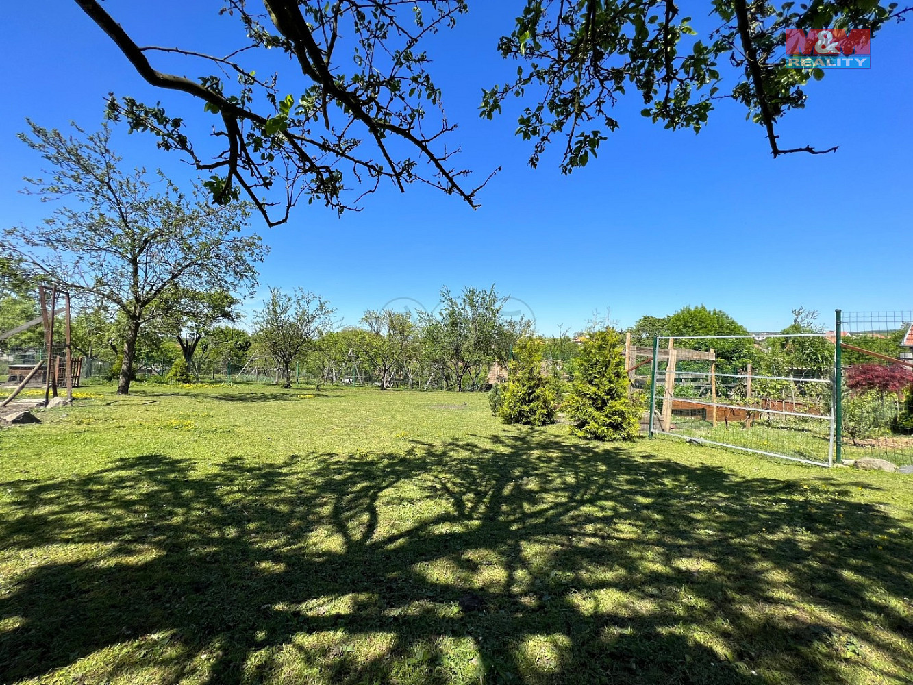 Prodej zahrady 744 m² – další