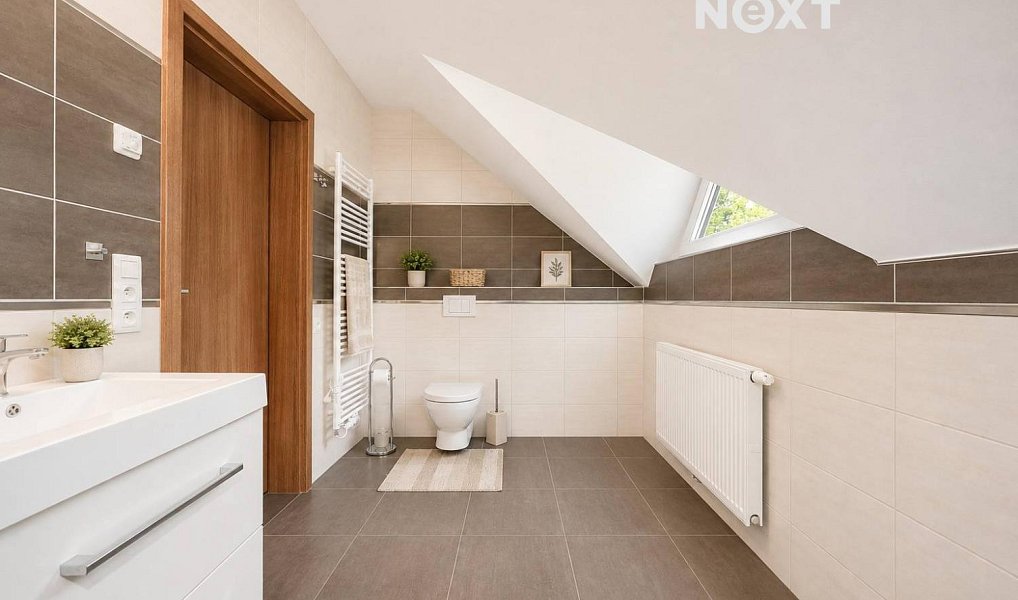 Prodej domu 143 m² s pozemkem 256 m², Zruč-Senec – náhled fotky 8