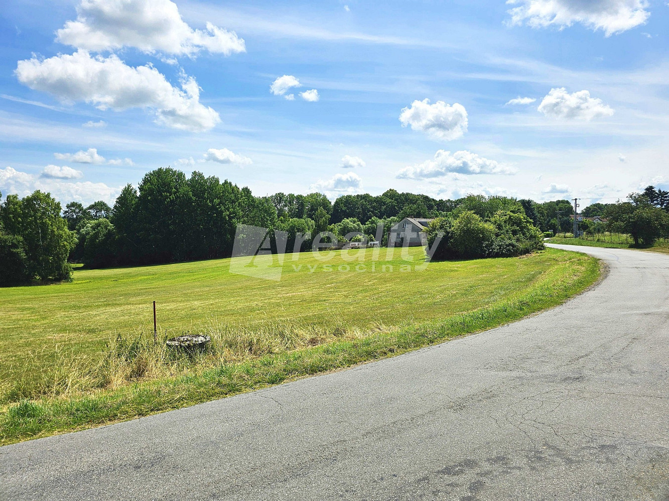Prodej stavebního pozemku 1 660 m² — photo 3
