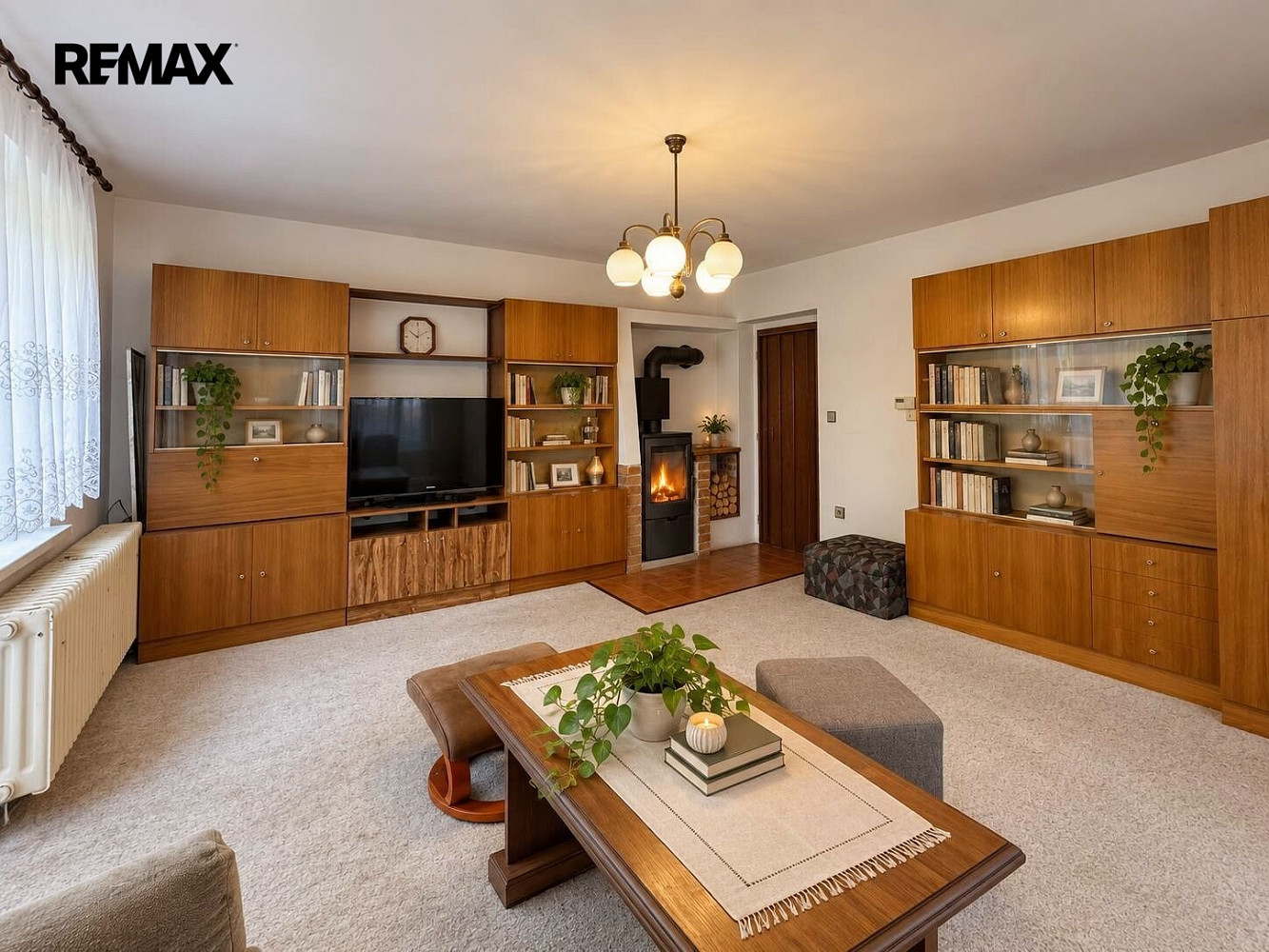 Prodej domu 253 m² s pozemkem 1 038 m² – fotografie 2