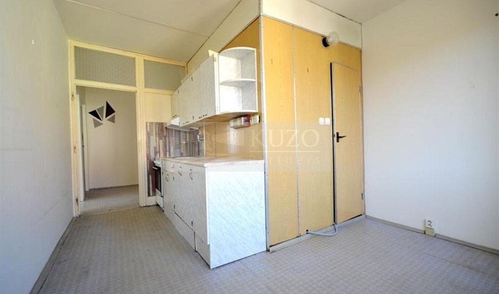 Pronájem bytu 3+1 66 m², Chomutov – náhled fotky 2