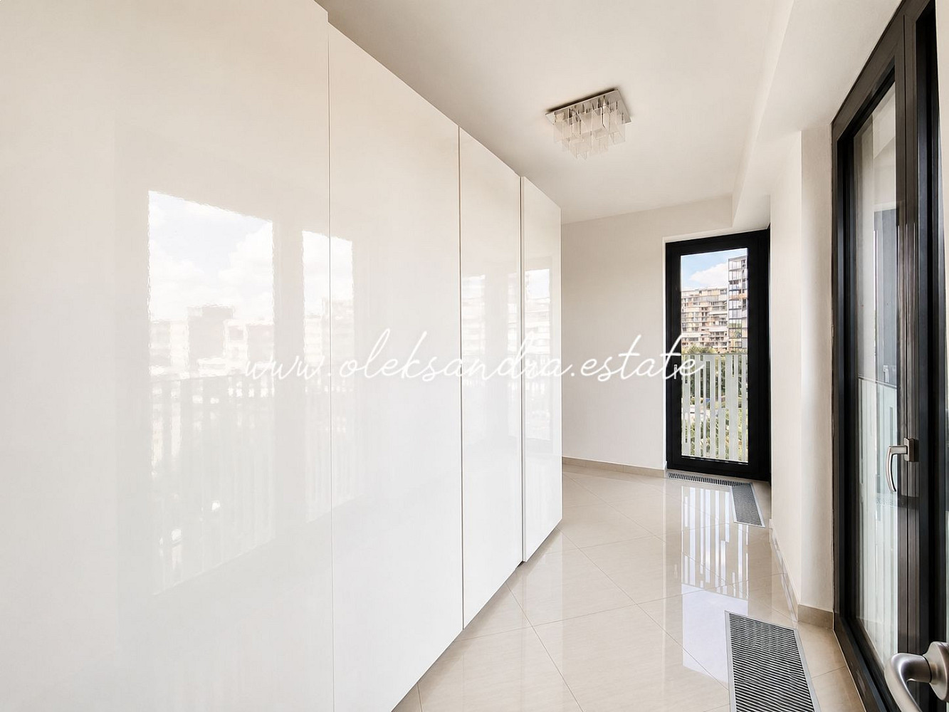Pronájem bytu 2+kk 61 m² – pohled 4