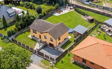 Prodej domu 204 m² s pozemkem 1 006 m², Dlouhá Lhota, okres Příbram