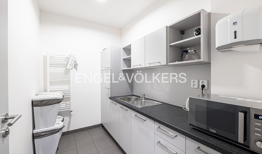 Pronájem kanceláře 406 m², Praha – náhled fotky 12