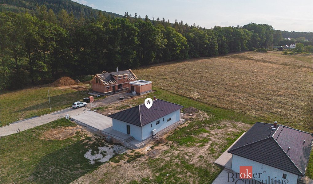Prodej domu 137 m² s pozemkem 937 m², Kamenný Újezd – náhled fotky 2