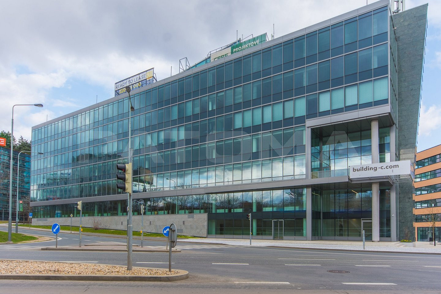 Pronájem kanceláře 662 m²