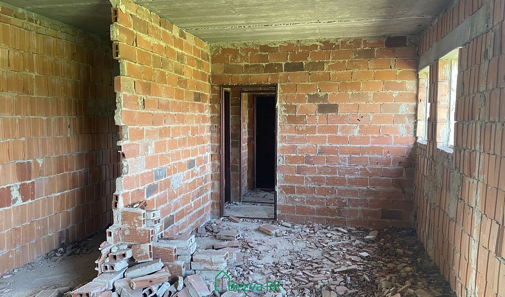 Prodej obchodních prostor 1 358 m², Varvažov – náhled fotky 9