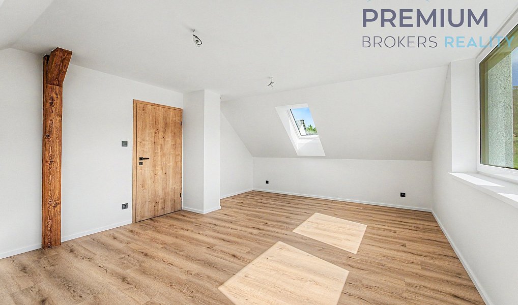 Prodej domu 102 m² s pozemkem 92 m², Nové Strašecí – náhled fotky 12