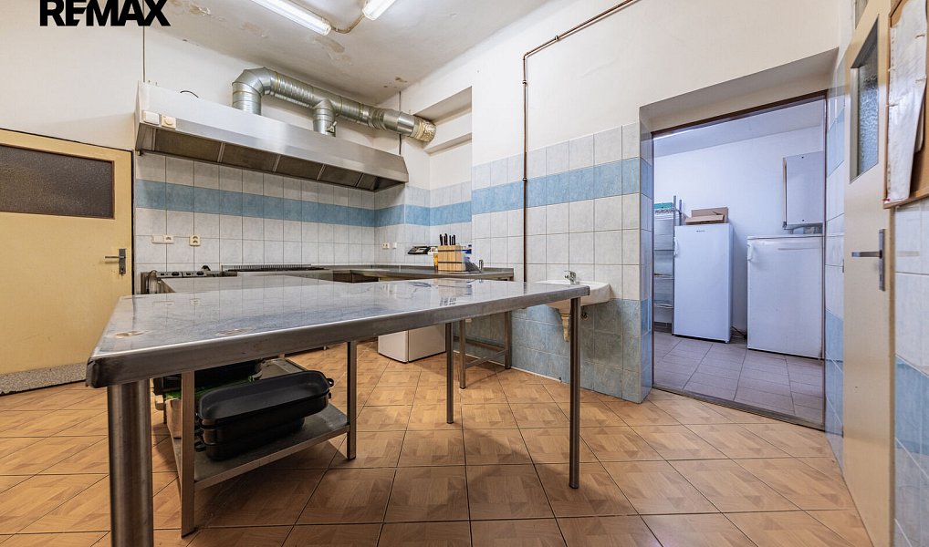 Prodej kanceláře 670 m², Zbrašín – náhled fotky 13