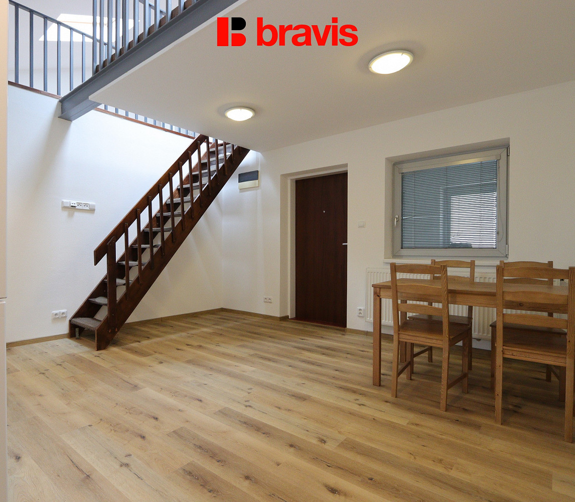 Pronájem bytu 2+kk 65 m² — photo 2