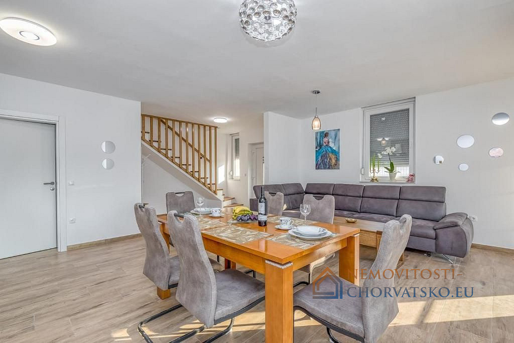 Prodej domu 168 m² s pozemkem 705 m² - Więcej