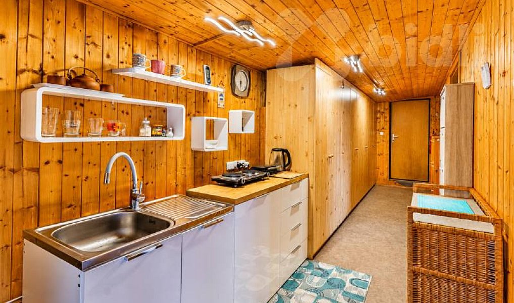 Prodej ubytovacího objektu 860 m², Chvalčov – náhled fotky 6