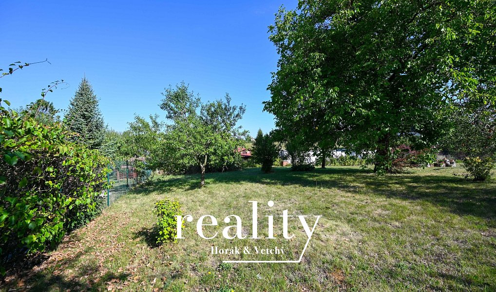 Prodej stavebního pozemku 2 200 m², Hranice – náhled fotky 13
