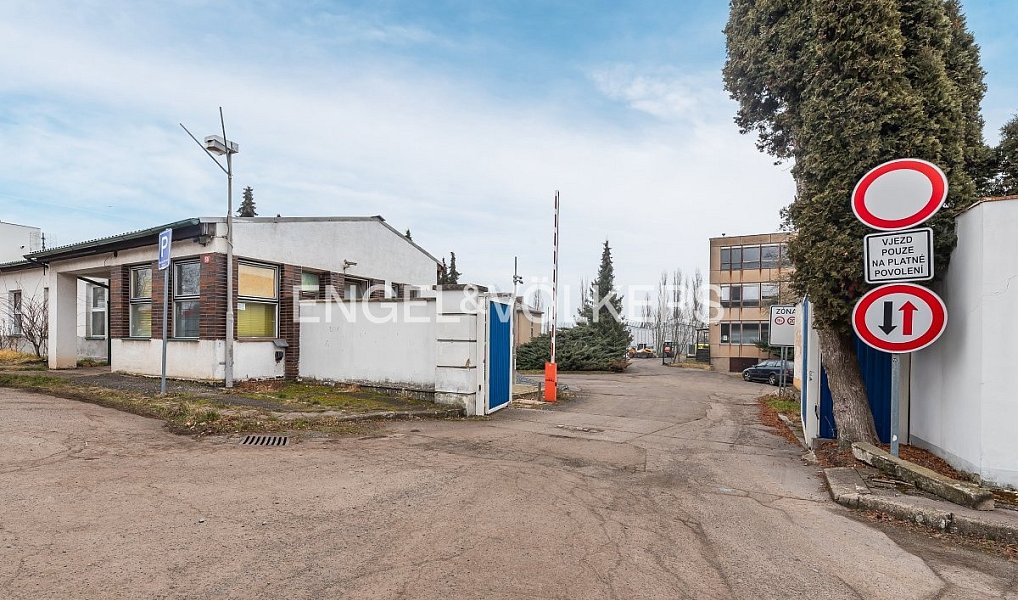 Pronájem skladovacích prostor 3 100 m², Panenské Břežany – náhled fotky 2