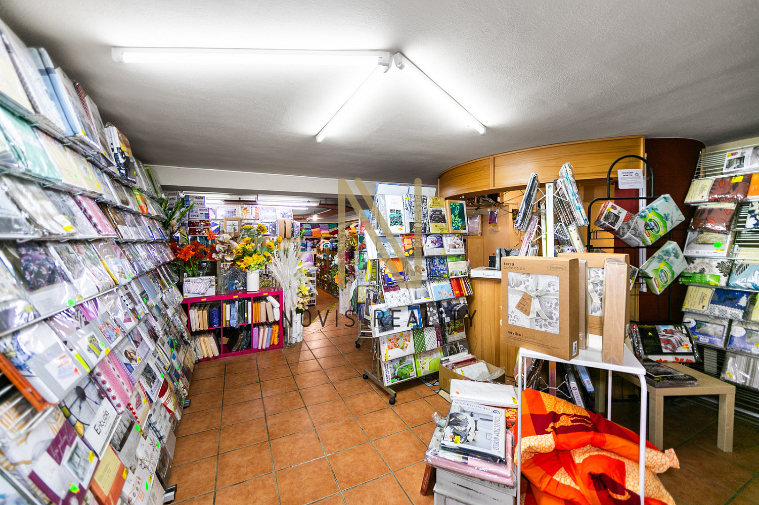 Pronájem obchodních prostor 140 m² – fotografie 4