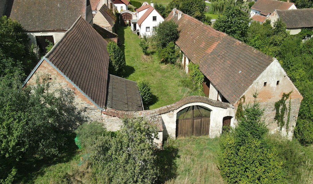Prodej zemědělského objektu 963 m², Drhovle – náhled fotky 2