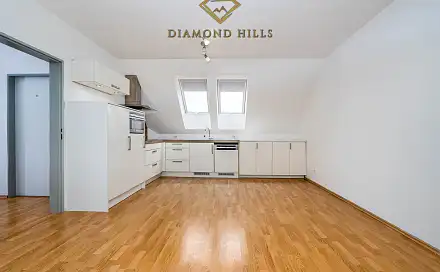 Pronájem bytu 3+kk 88 m²