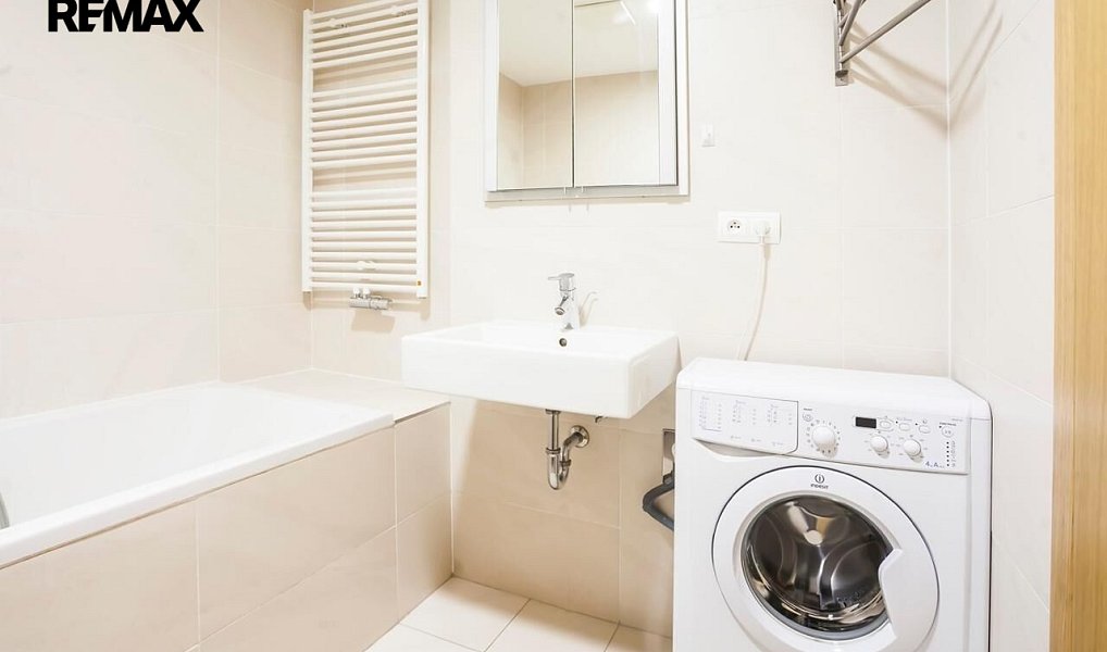 Prodej bytu 1+kk 38 m², Praha – náhled fotky 4