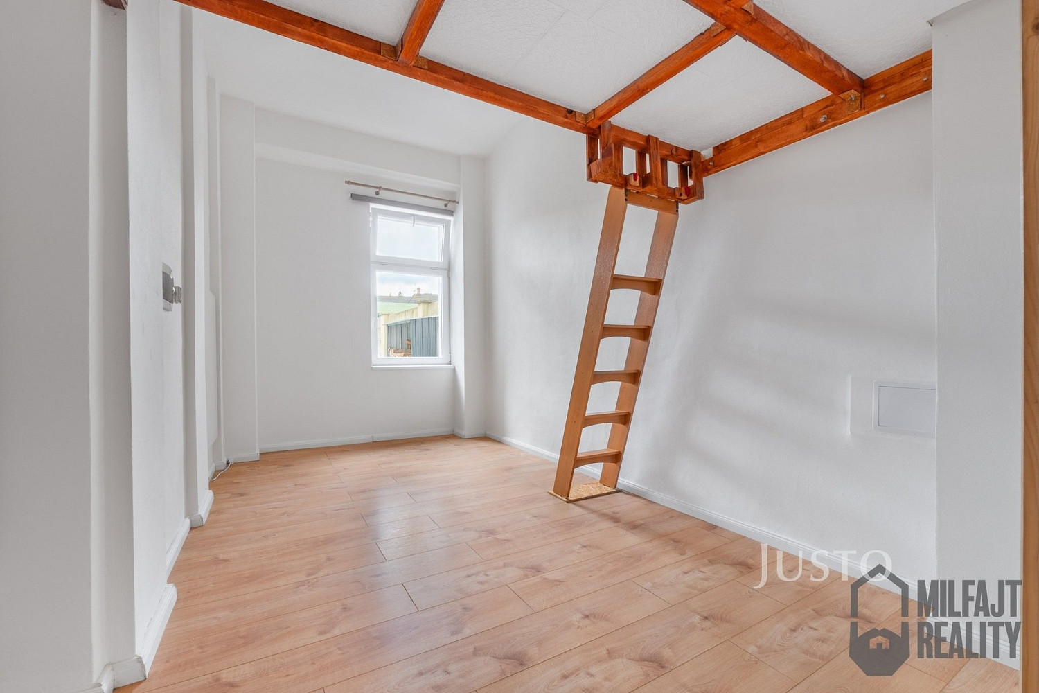 Pronájem bytu 1+1 28 m² – fotografie 3