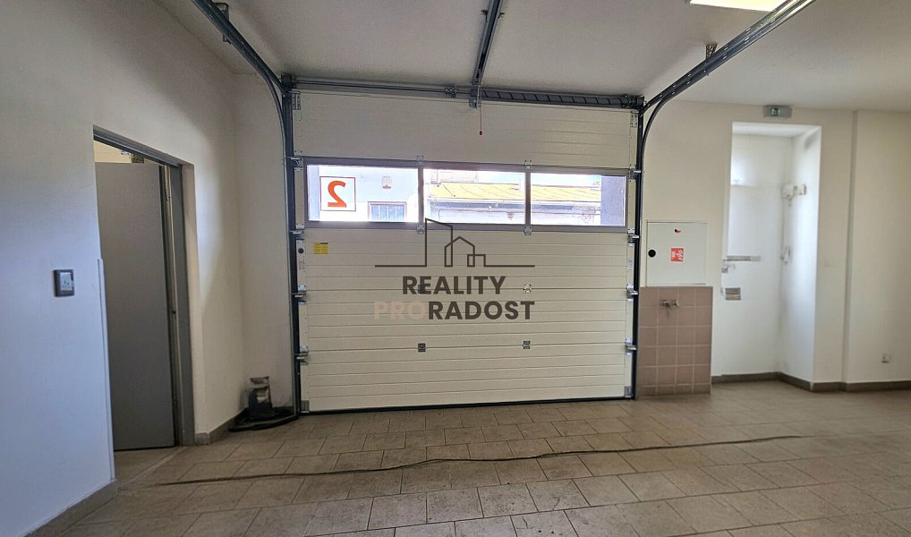 Pronájem obchodních prostor 130 m², Hodonín – náhled fotky 10