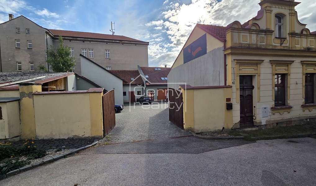 Pronájem bytu 1+kk 50 m², Jičín – náhled fotky 13