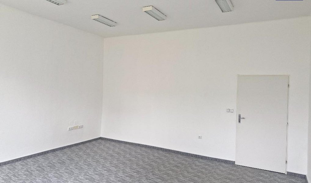 Pronájem kanceláře 30 m², Hranice – náhled fotky 2