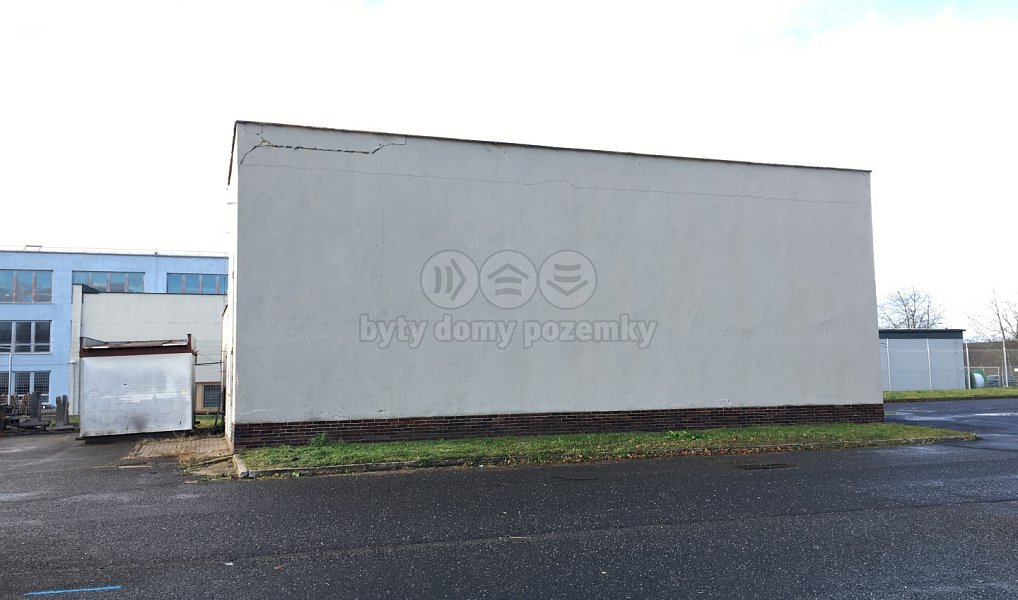 Pronájem skladovacích prostor 179 m², Louny – náhled fotky 3