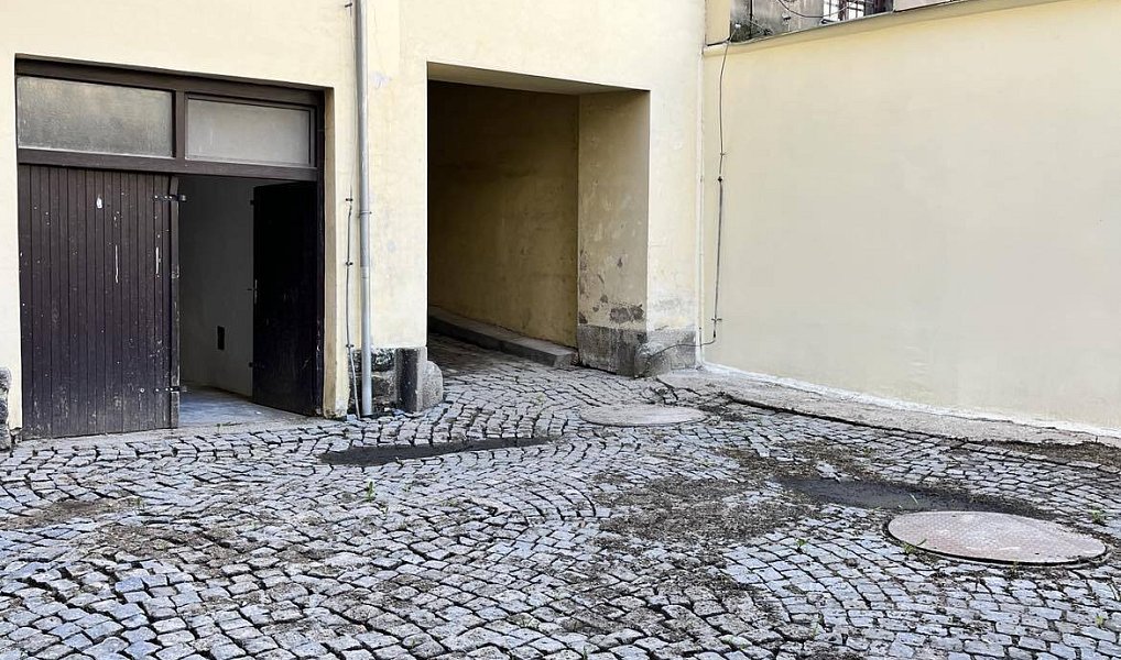 Prodej garáže v centru Liberce - vhodná na parkování i jako skladovací prostory, Liberec – náhled fotky 10