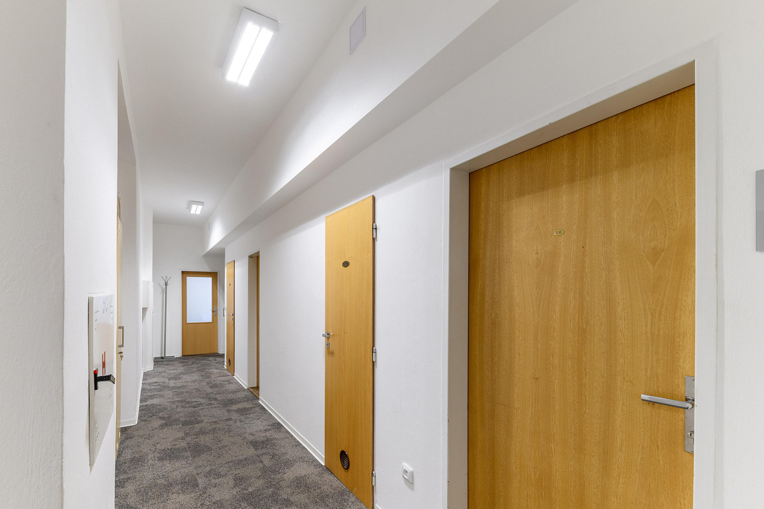 Pronájem kanceláře 198 m² – další