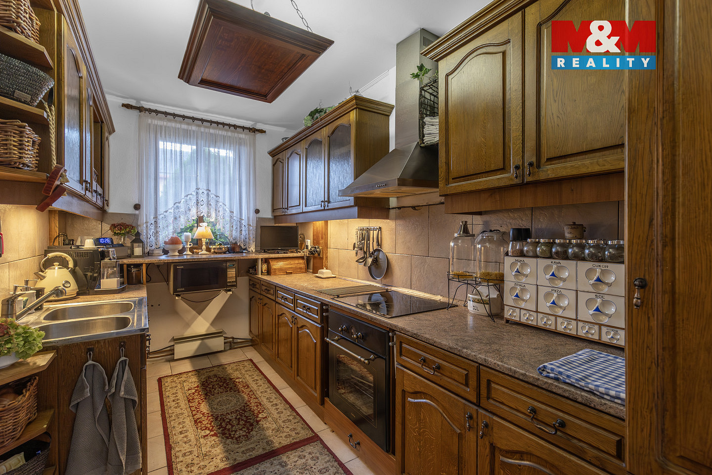 Prodej domu 298 m² s pozemkem 884 m² — photo 2