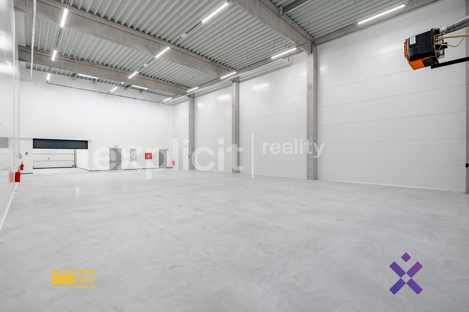 Pronájem obchodních prostor 444 m²