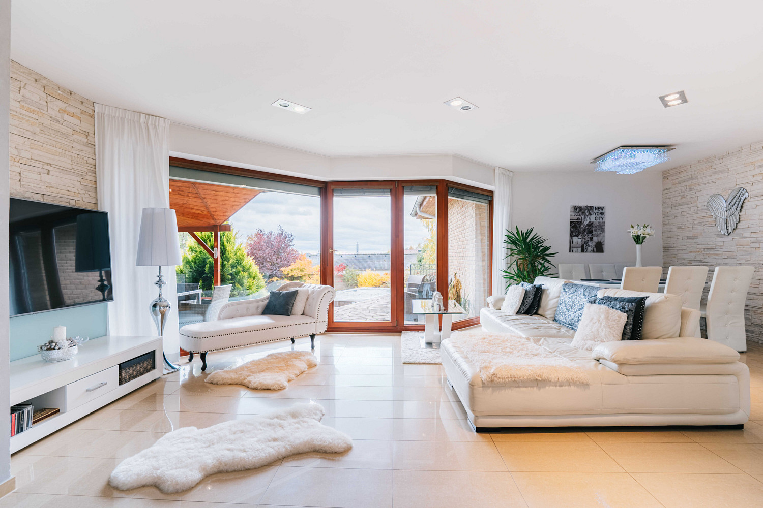 Prodej domu 200 m² s pozemkem 1 444 m²