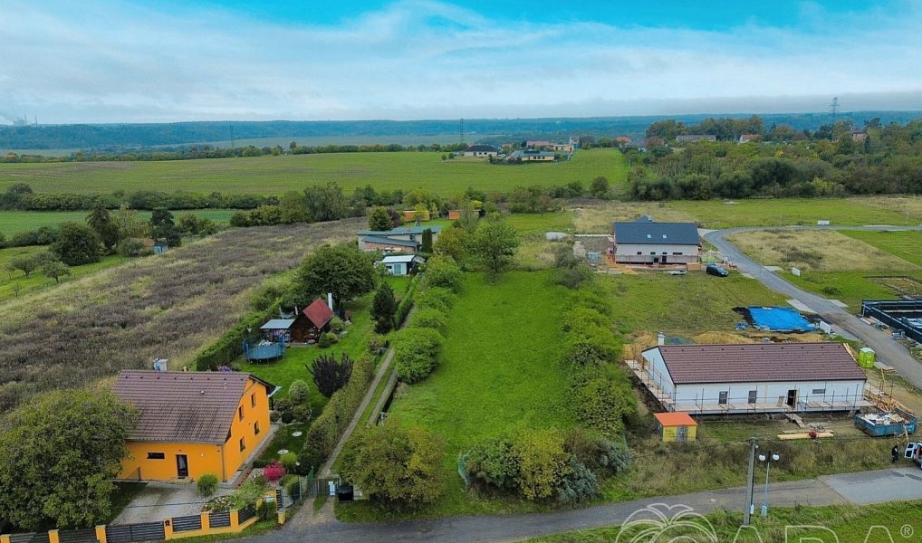 Prodej stavebního pozemku 2 050 m², Smečno – náhled fotky 2