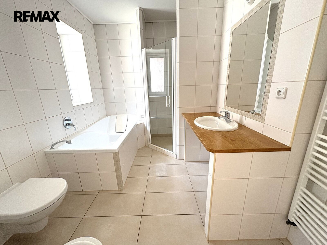 Pronájem bytu 4+1 130 m² – fotografie 3