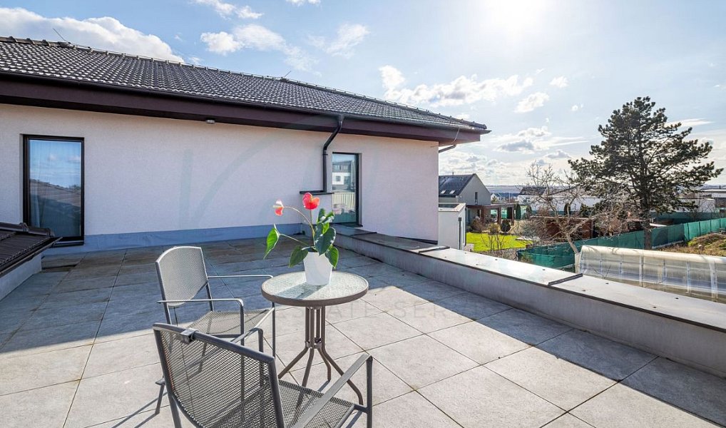 Prodej domu 244 m² s pozemkem 972 m², Vysoký Újezd – náhled fotky 25