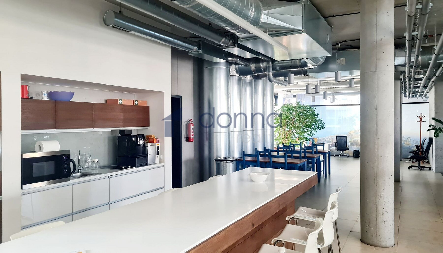 Pronájem kanceláře 400 m² – fotografie 3