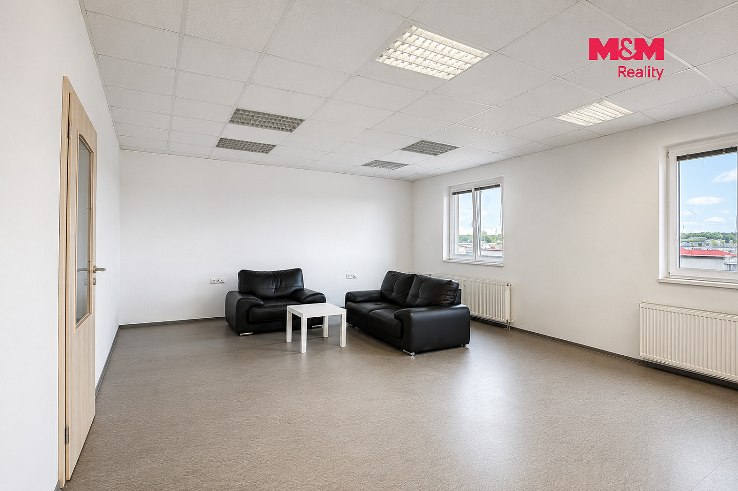 Pronájem kanceláře 35 m² – fotografie 2